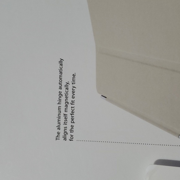 Apple MC949LL/A iPad 2,  Leather Smart Cover - Picture 3 of 6